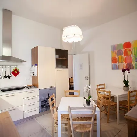 Guest house Darsena Di Riva Grande 4*