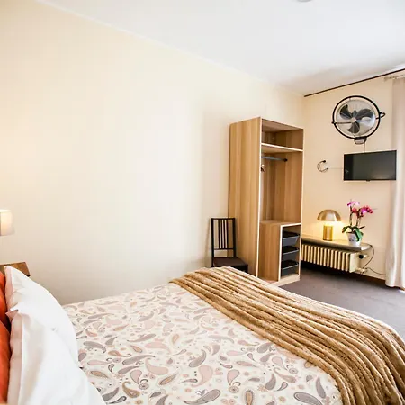 Darsena Di Riva Grande Guest house Moltrasio