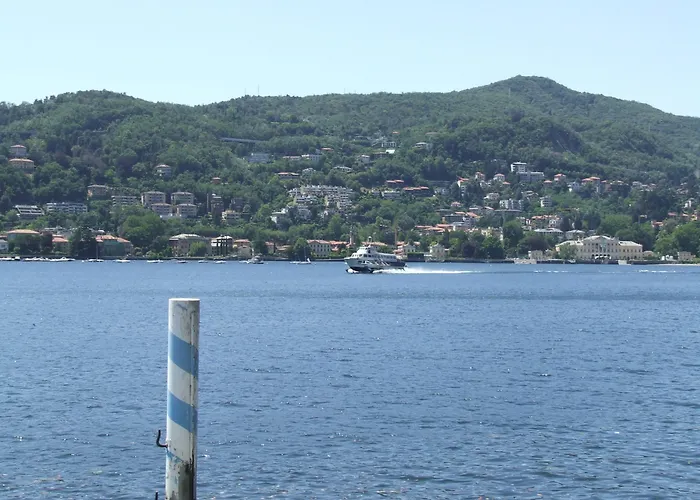 Darsena Di Riva Grande Affittacamere Moltrasio